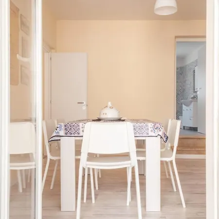 Magik House - Mania's * Naples